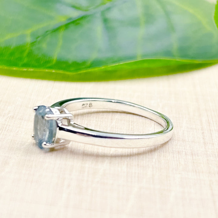 Blue Topaz Oval 7x5 Sterling Silver Ring Size 8