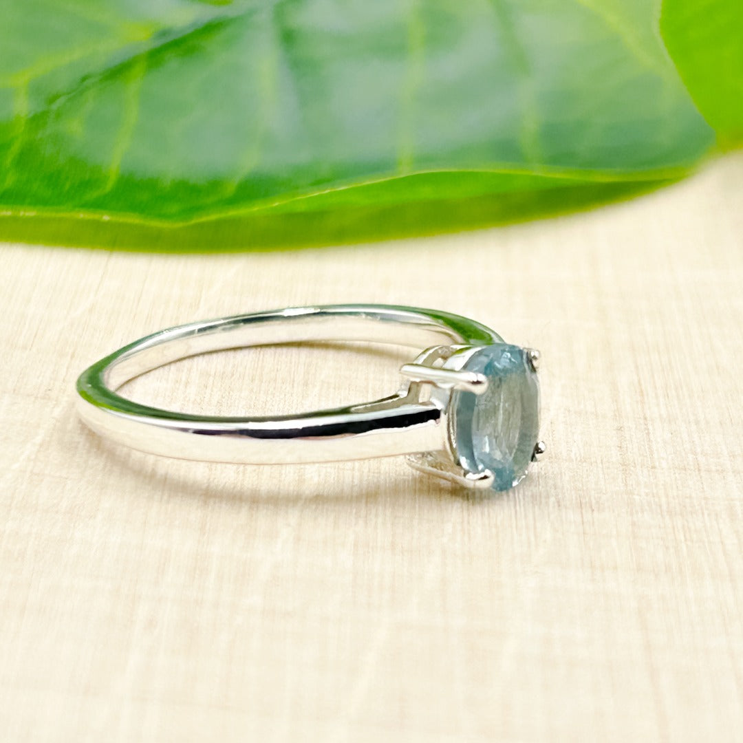 Blue Topaz Oval 7x5 Sterling Silver Ring Size 8