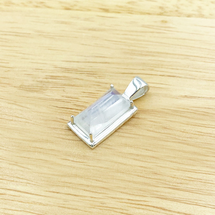 Rainbow Moonstone Rectangle Sterling Silver Pendant ( 672032 )
