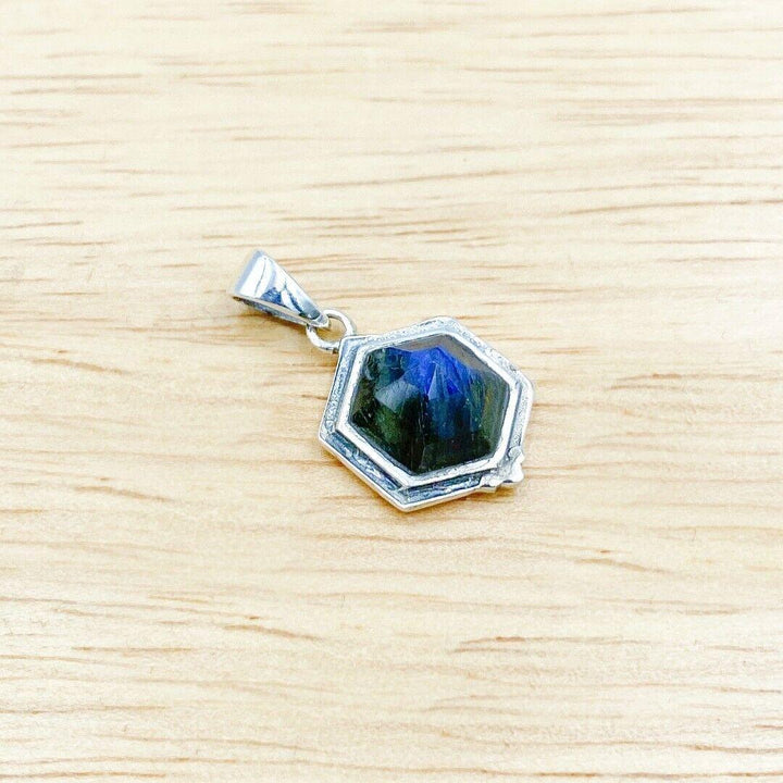 Labradorite Sterling Silver Pendant ( 411328 )
