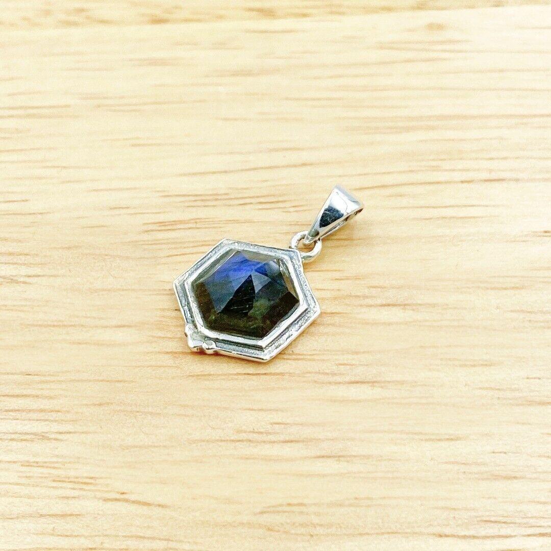 Labradorite Sterling Silver Pendant ( 411328 )