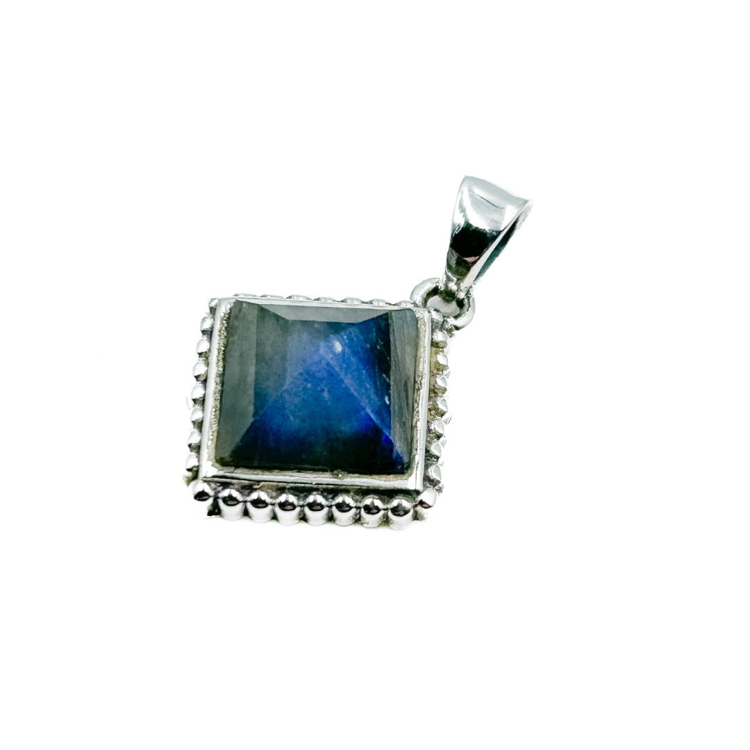 Labradorite Sterling Silver Pendant ( 736449 )
