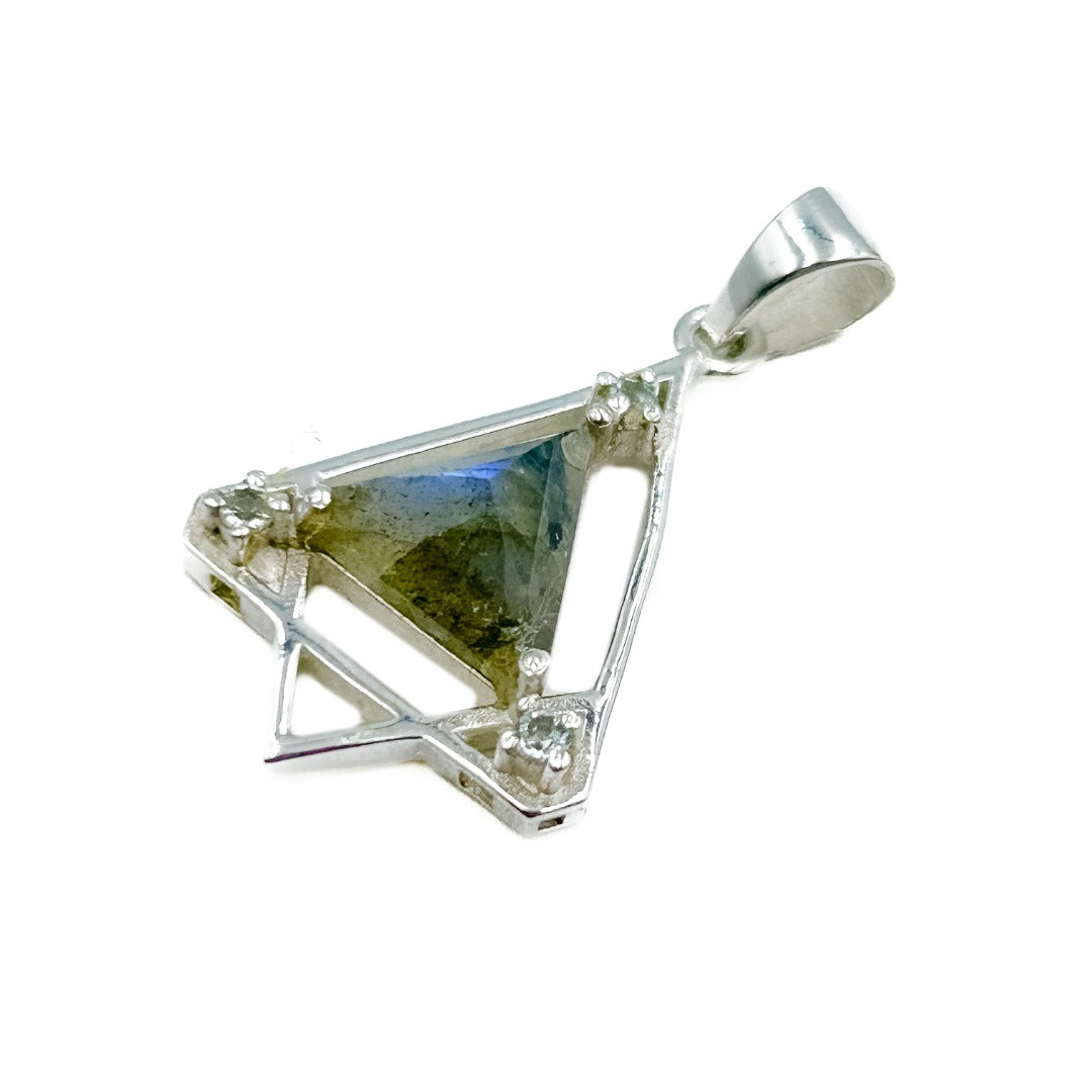 Labradorite Sterling Silver Pendant ( 260947 )