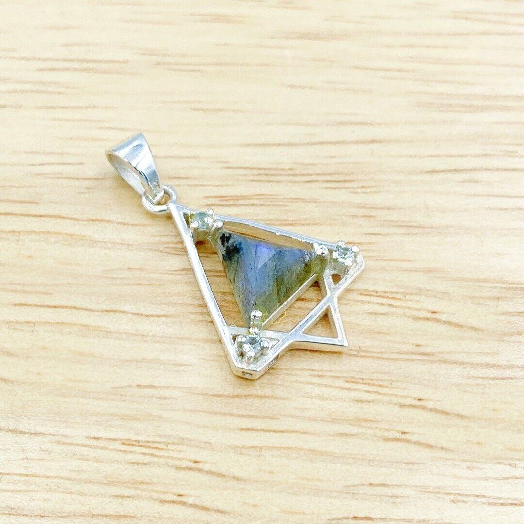 Labradorite Sterling Silver Pendant ( 260947 )