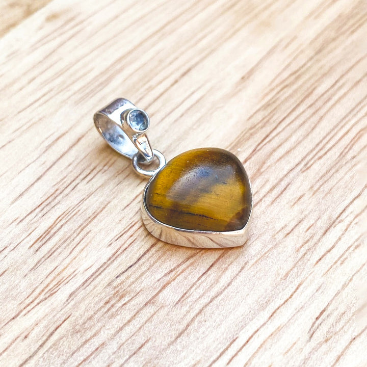 Tigers Eye Heart Shape Sterling Silver Pendant ( 596600)
