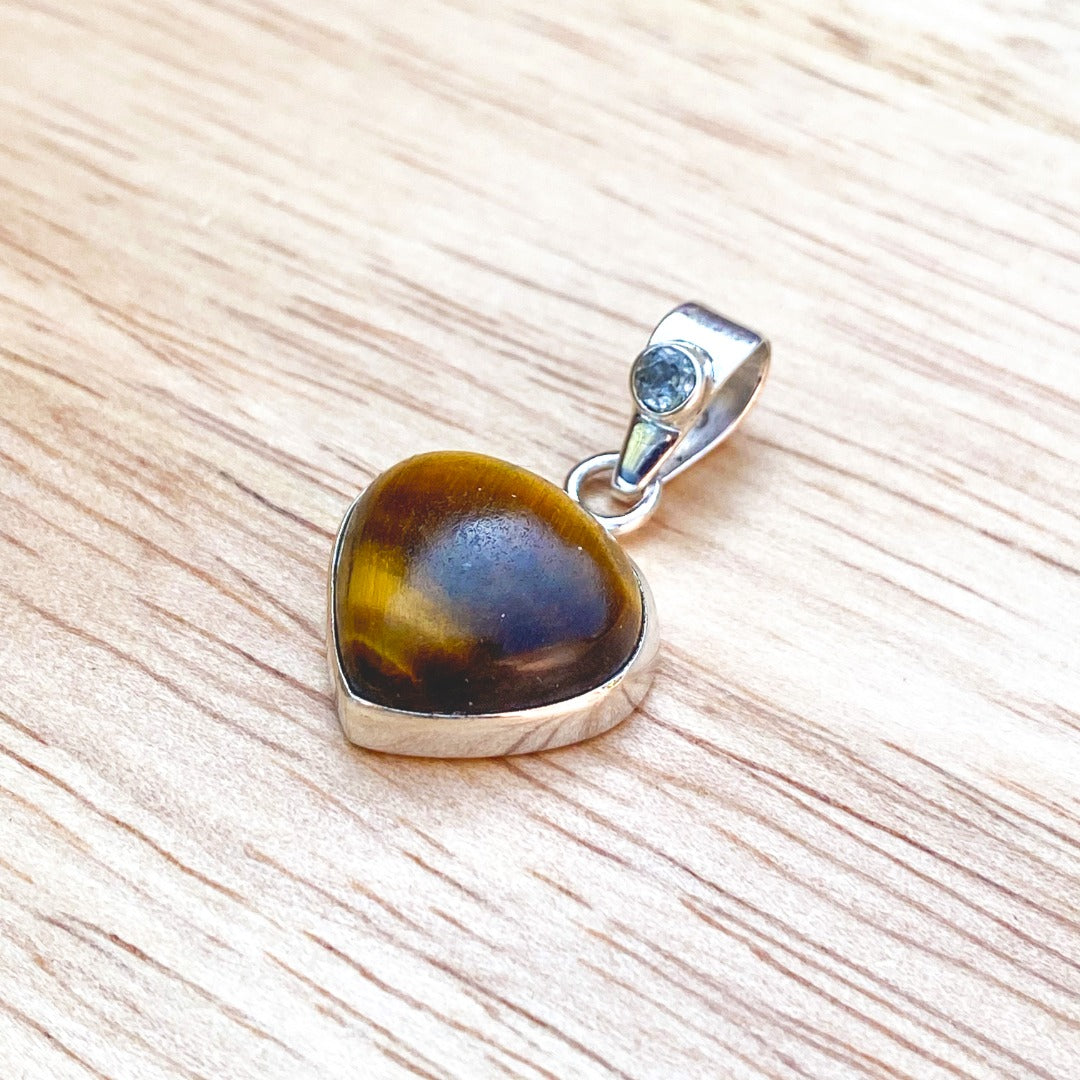Tigers Eye Heart Shape Sterling Silver Pendant ( 596600)