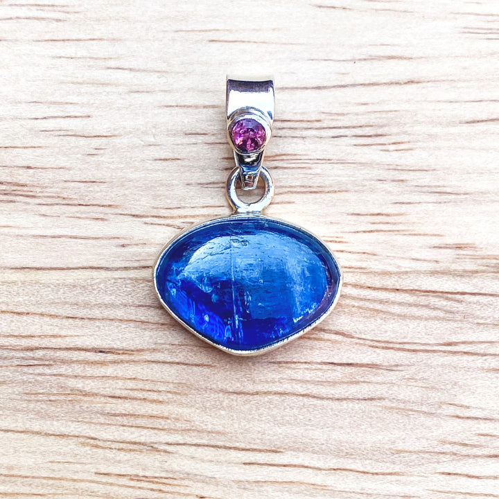 Kyanite Heart Shape Sterling Silver Pendant ( 53090 )