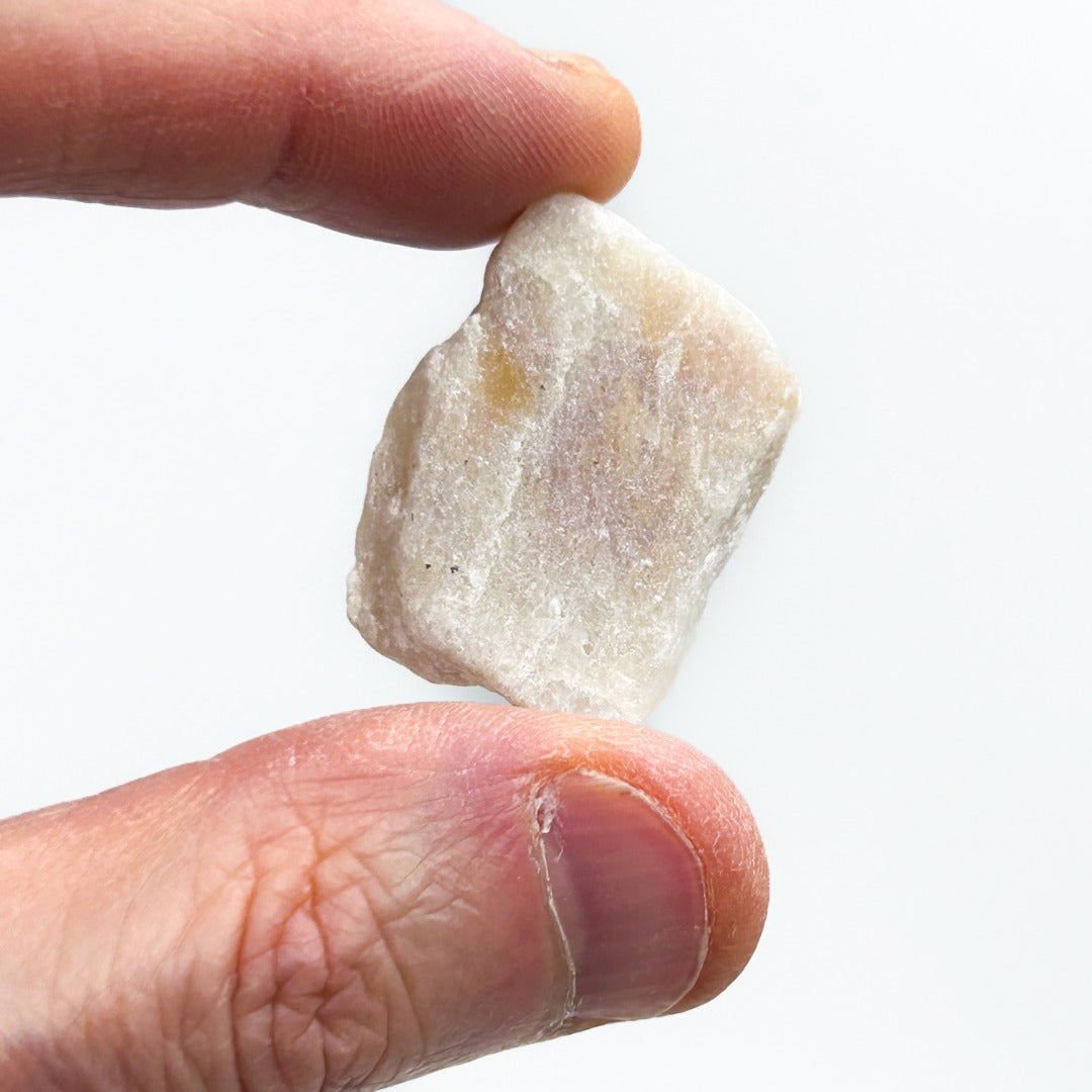 Lithium Light Quartz Crystal Polished Tumblestone  ( 954809 )